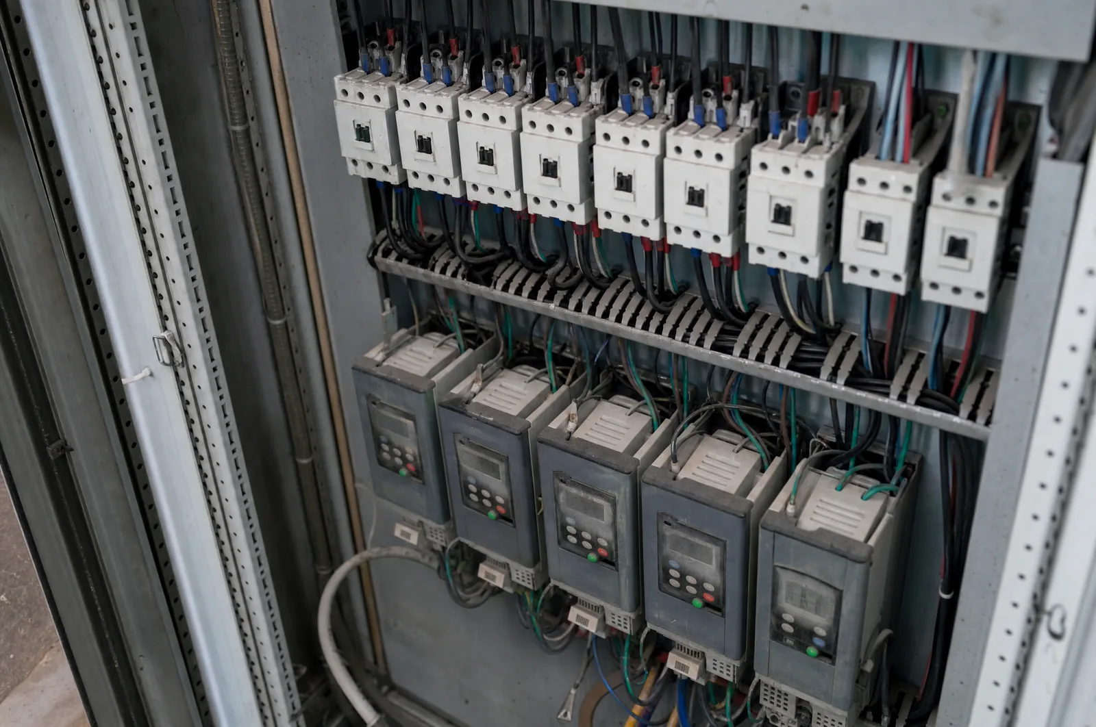 Motors, starters and industrial controls